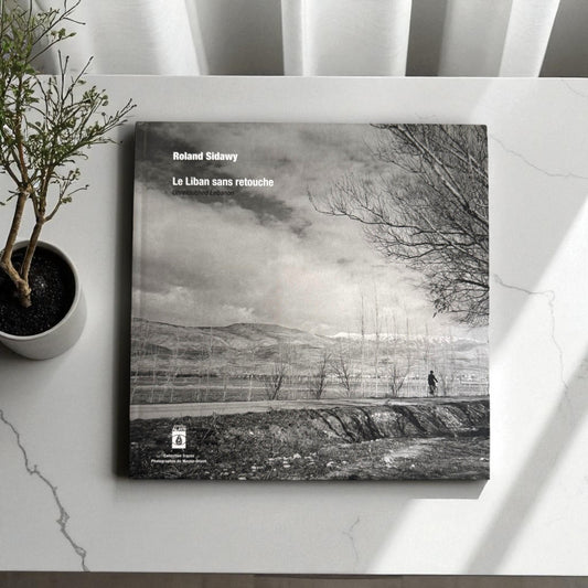 Book titled 'Le Liban sans retouche' by Roland Sidawy 